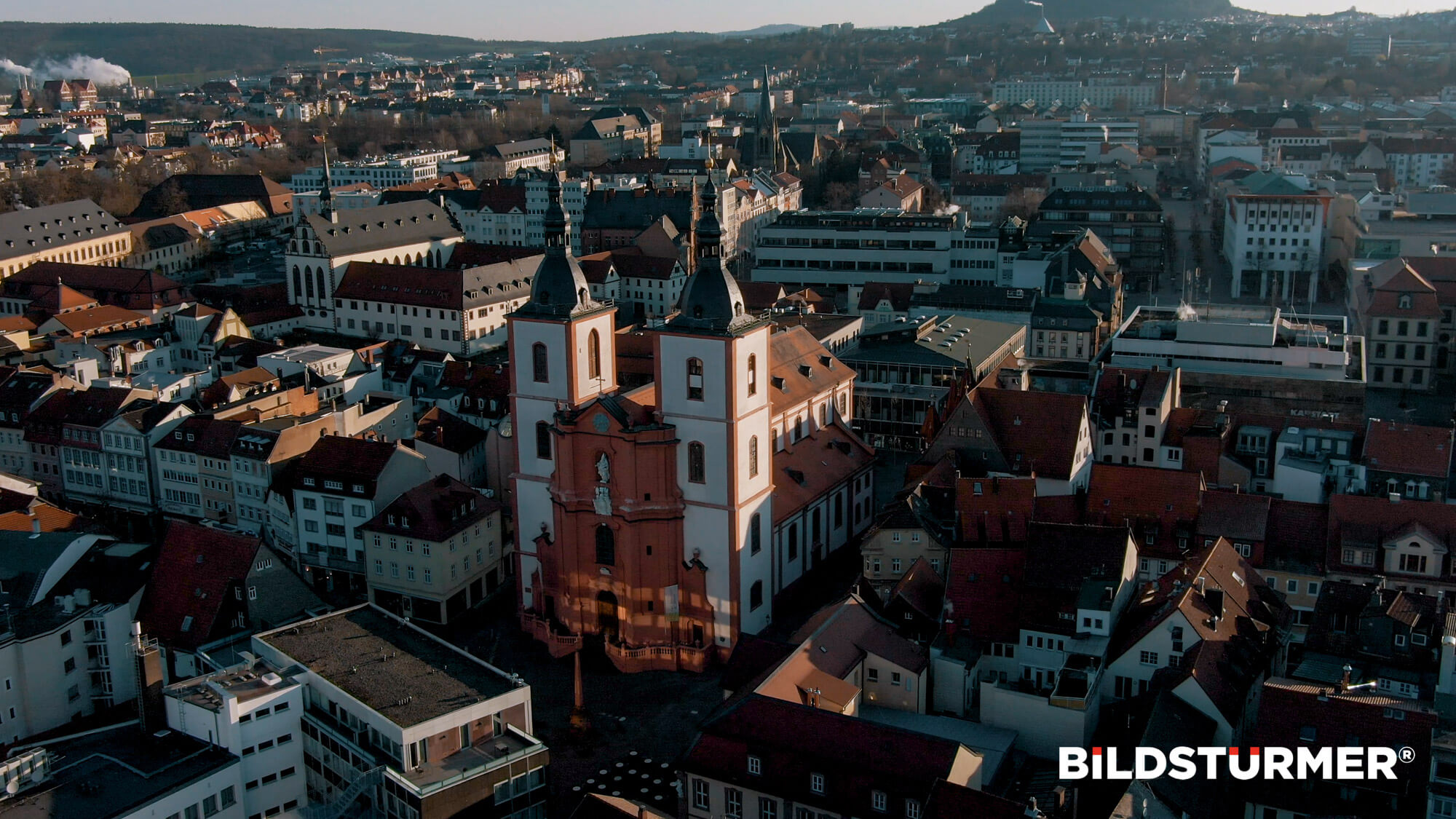 Luftaufnahmen Drohnenaufnahme Fulda Stadt Corona Stadtpfarrkirche
