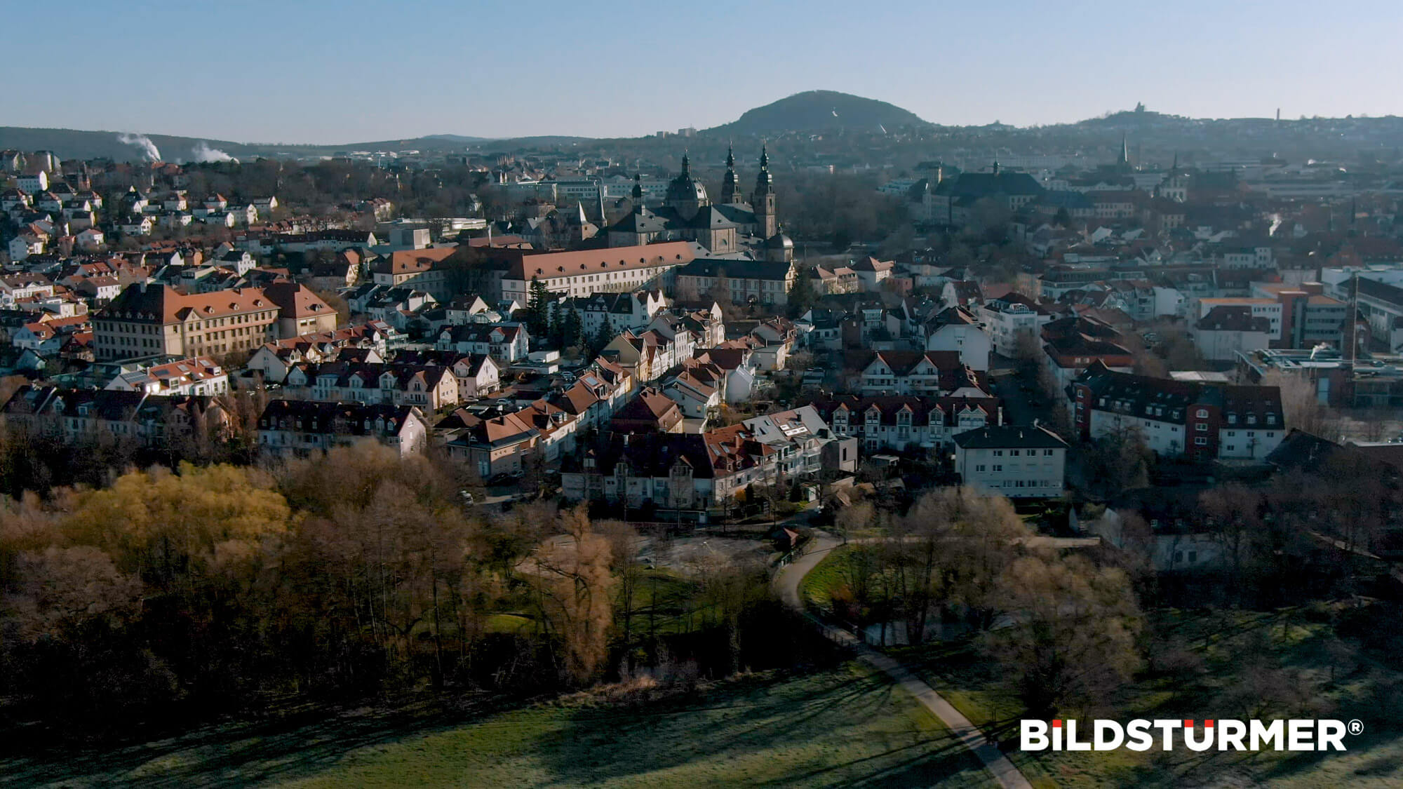 Luftaufnahmen Drohnenaufnahme Fulda Stadt Corona Dom